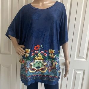 NWOT Love U Dear Womens 1X Adorable Bat Wing Navy Blouse. Floral and fun.